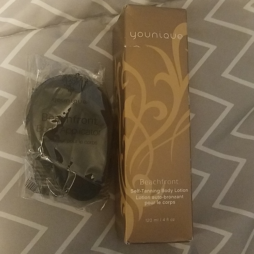 Younique self tanning lotion